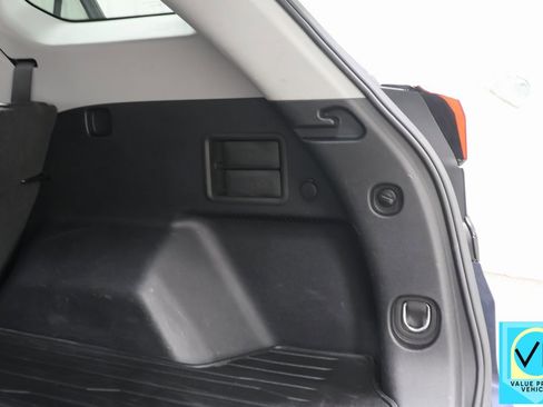 Used 2018 GMC Terrain SLE image 27