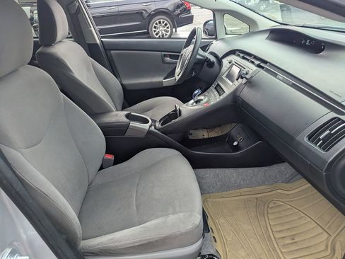 Used 2015 Toyota Prius Two image 32