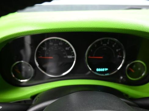 Used 2017 Jeep Wrangler Unlimited Rubicon image 11