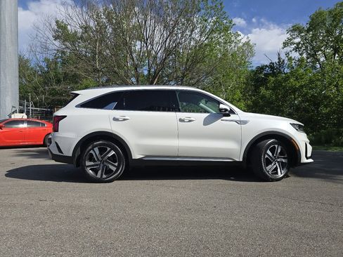 Used 2023 Kia Sorento EX AWD/4WD image 17