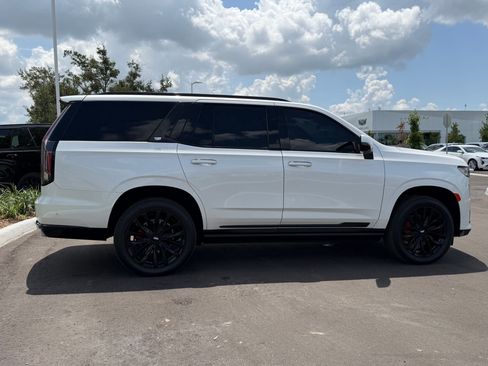 Used 2024 Cadillac Escalade Premium Luxury w/ Performance Package AWD/4WD image 8