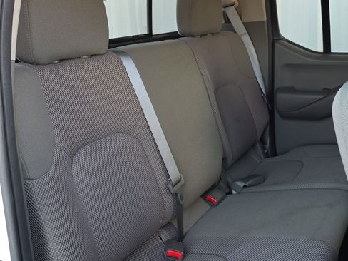 Used 2020 Nissan Frontier SV image 20