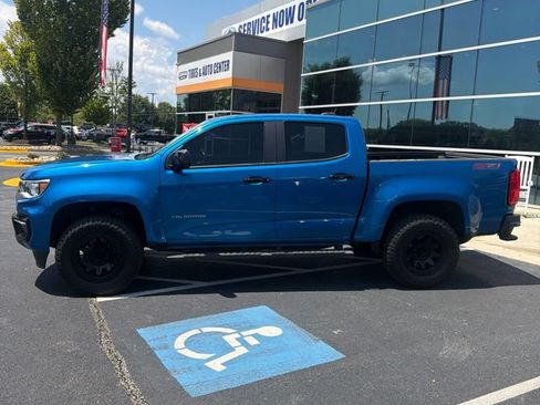 Used 2022 Chevrolet Colorado Z71 AWD/4WD image 2