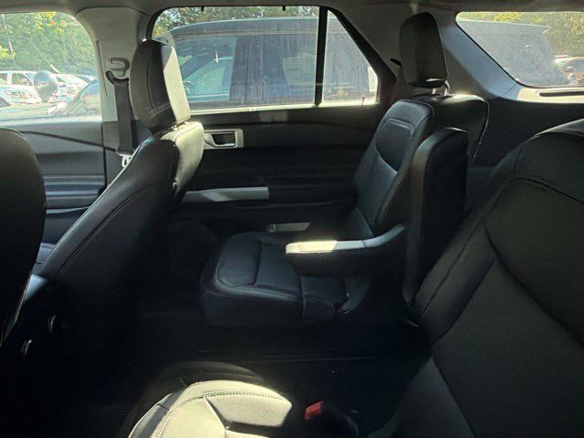Used 2023 Ford Explorer Limited w/ Limited Technology Package AWD/4WD image 8