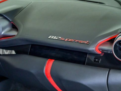 Used 2018 Ferrari 812 Superfast RWD image 27
