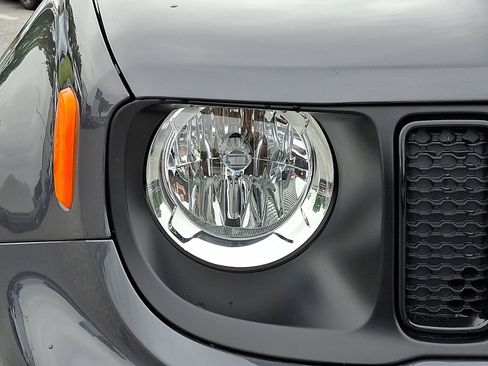 Used 2022 Jeep Renegade Altitude w/ Convenience Group AWD/4WD image 9