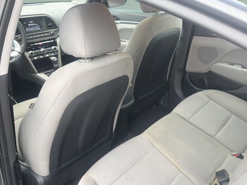 Used 2020 Hyundai Elantra SE FWD image 20