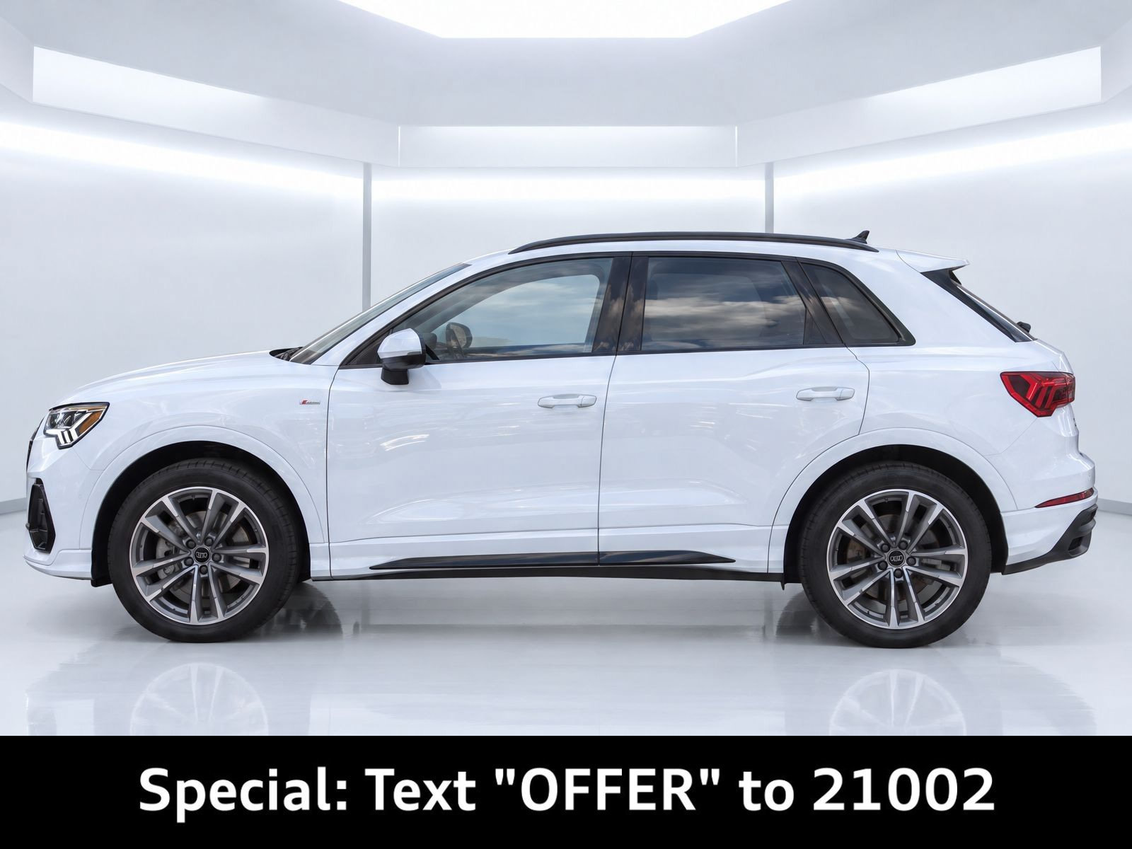 Certified 2024 Audi Q3 2.0T Premium AWD/4WD image 2