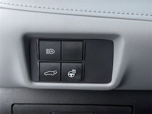 Used 2021 Toyota Highlander Limited image 23