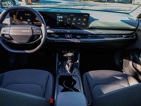 Certified 2025 Kia K4 LXS image 20