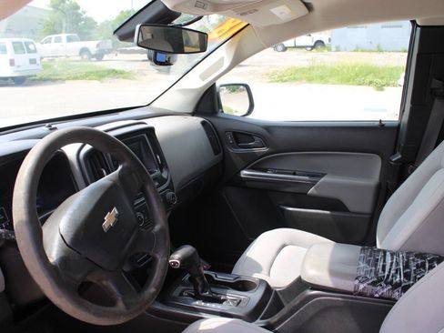 Used 2018 Chevrolet Colorado W/T RWD image 16