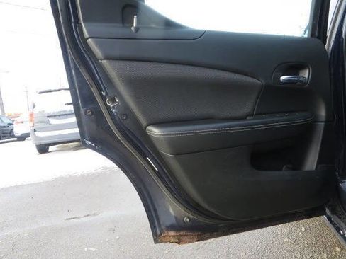 Used 2013 Dodge Avenger SE image 36