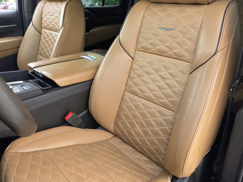 Certified 2023 Cadillac Escalade Premium Luxury RWD image 19
