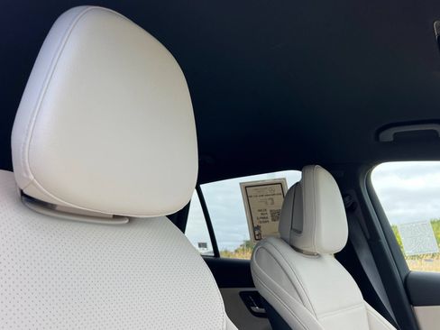 Used 2025 Mercedes-Benz GLC 300 image 21