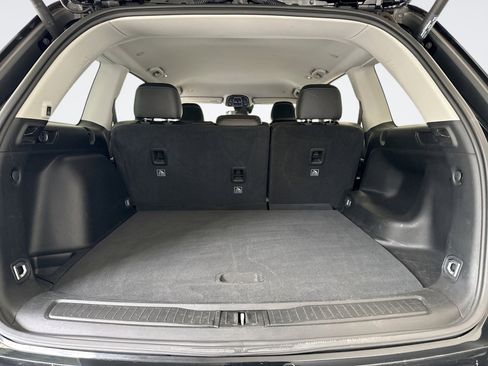 Used 2023 Jeep Grand Cherokee Limited image 19