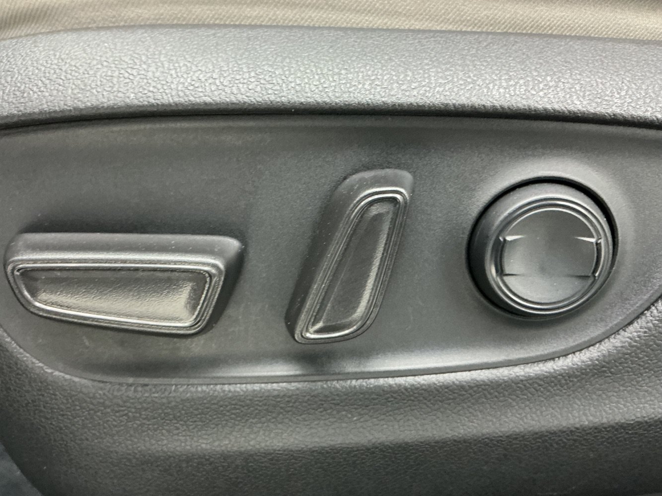 Used 2020 Toyota RAV4 XLE FWD image 38