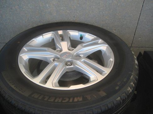 Used 2021 GMC Terrain SLE w/ Driver Convenience Package image 11