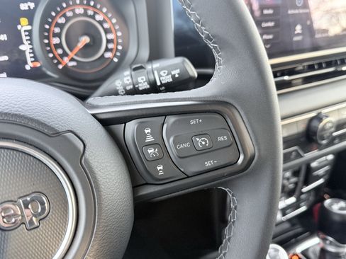 Used 2026 Jeep Wrangler Rubicon image 44