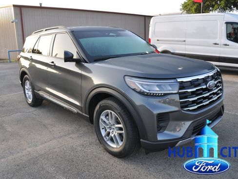 Used 2025 Ford Explorer Active RWD image 7