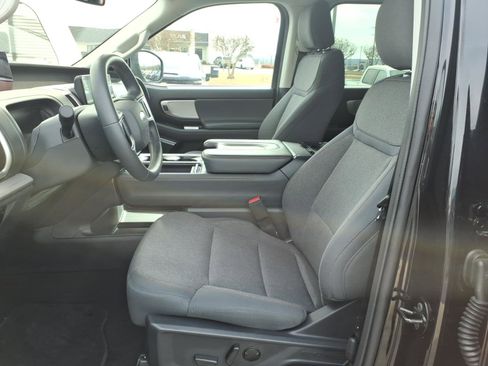 Used 2025 Ford Expedition Active image 12