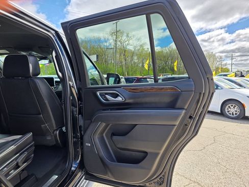 Used 2024 Chevrolet Tahoe Premier AWD/4WD image 33