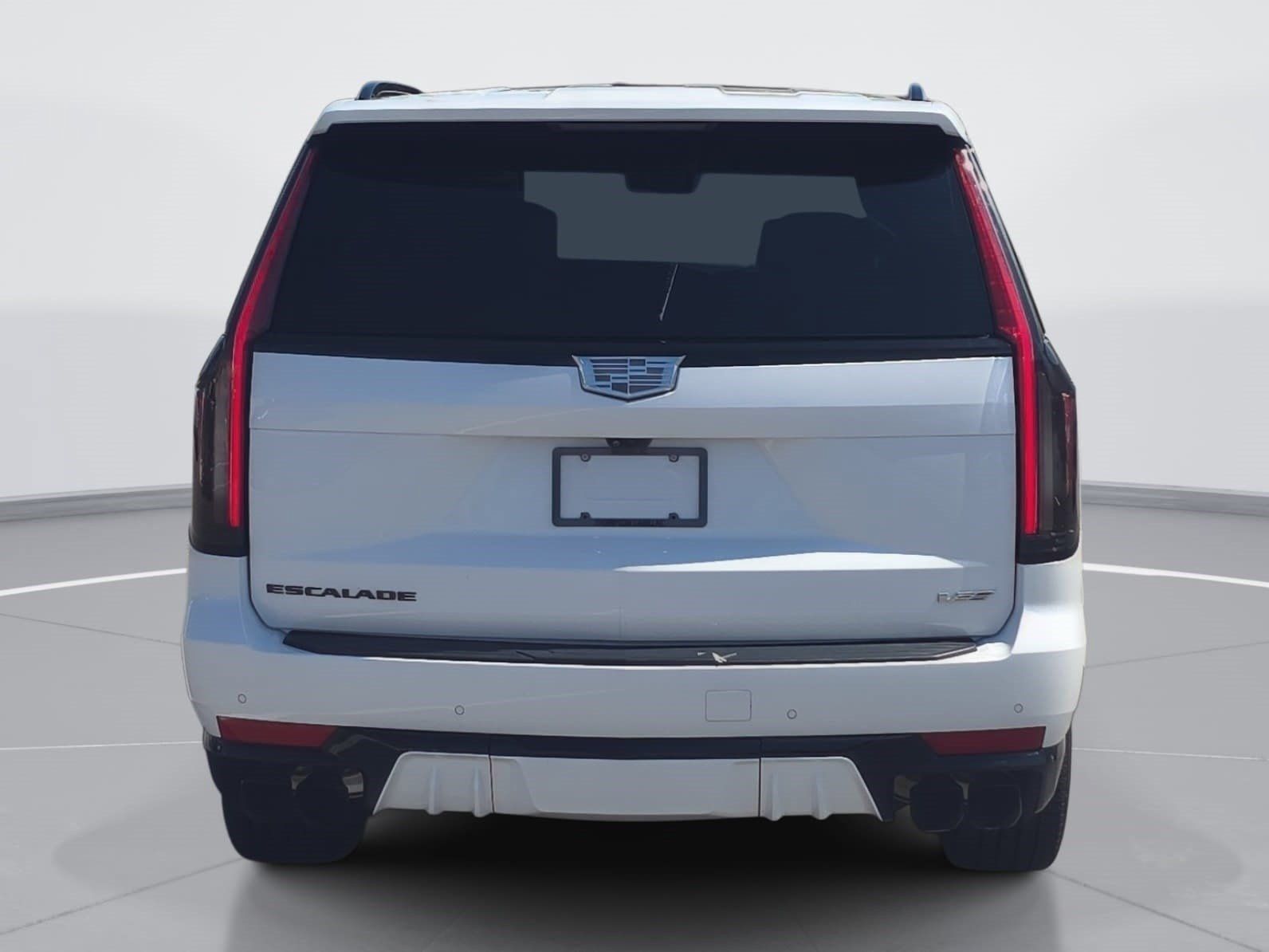 Certified 2024 Cadillac Escalade V w/ LPO, ONYX Package AWD/4WD image 4