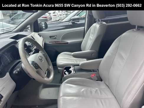 Used 2011 Toyota Sienna XLE image 8