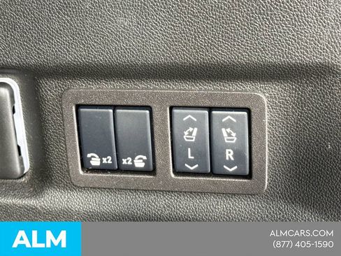 Used 2024 Chevrolet Suburban RST w/ Luxury Package image 23