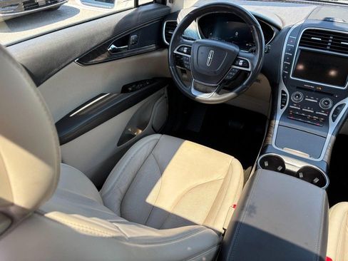 Used 2019 Lincoln Nautilus Select FWD image 12