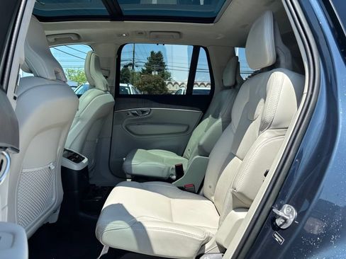 Used 2023 Volvo XC90 T8 Ultimate w/ Lounge Package AWD/4WD image 21
