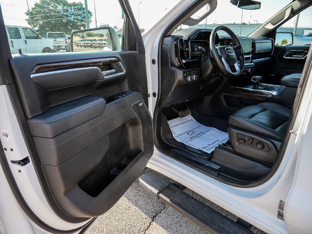 Used 2025 GMC Sierra 1500 Elevation w/ Elevation Premium Package AWD/4WD image 33