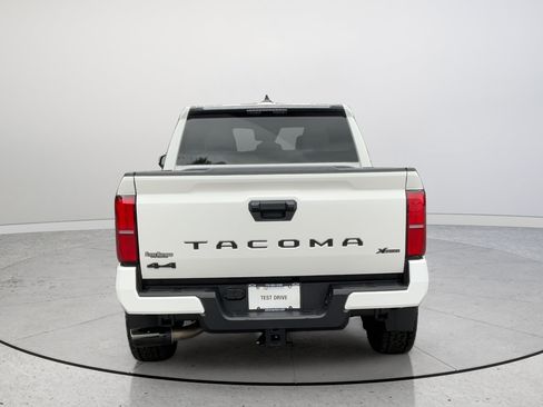 Used 2025 Toyota Tacoma SR5 AWD/4WD image 8