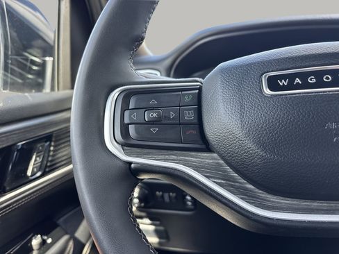 Used 2024 Jeep Wagoneer L Series II w/ Flexible Seating Group image 29