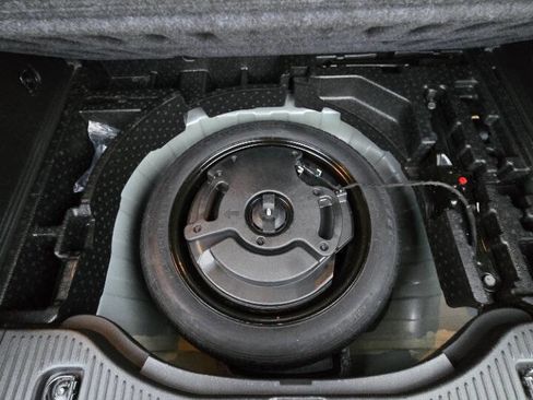 Used 2019 Buick Encore Sport Touring image 28