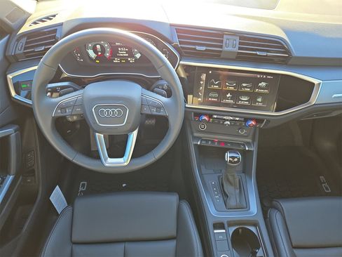 New 2025 Audi Q3 2.0T Premium image 14