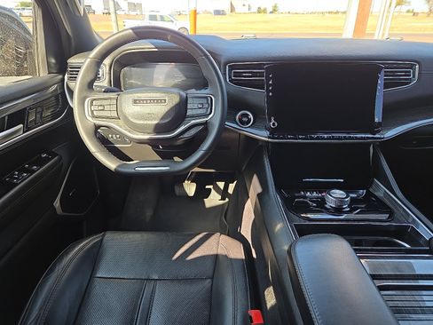 Used 2022 Jeep Wagoneer Series II image 10