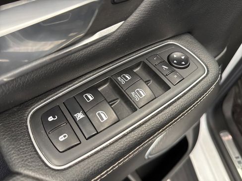 Used 2020 RAM 1500 Laramie image 33