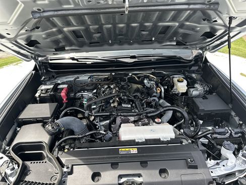 Used 2025 Toyota Tacoma SR image 34