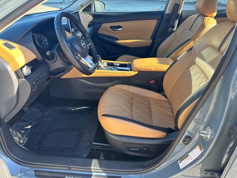 Used 2024 Nissan Sentra SV w/ SV Premium Package image 9