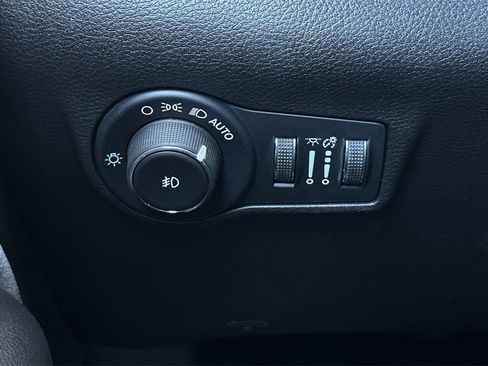 Used 2022 Jeep Compass Latitude image 30