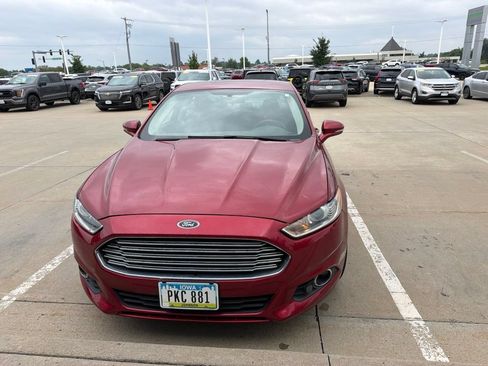 Used 2013 Ford Fusion SE FWD image 2
