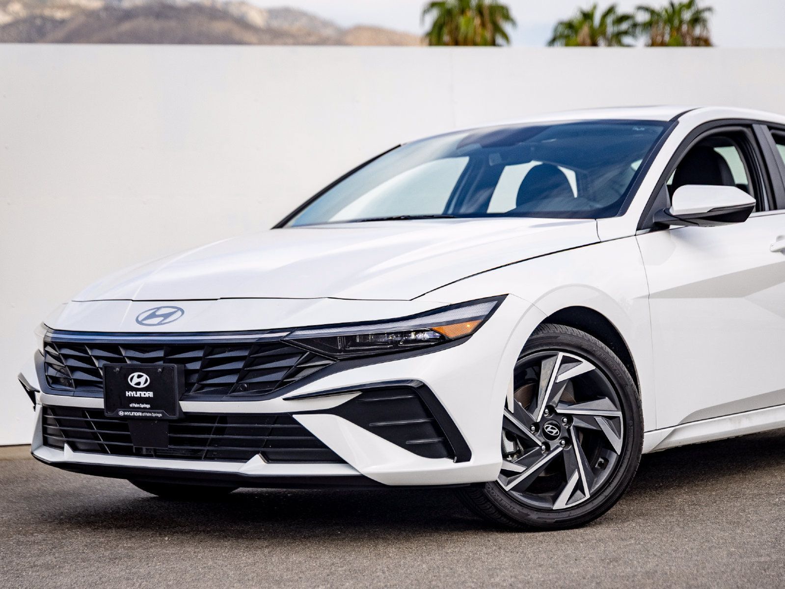 Used 2026 Hyundai Elantra Limited FWD image 2