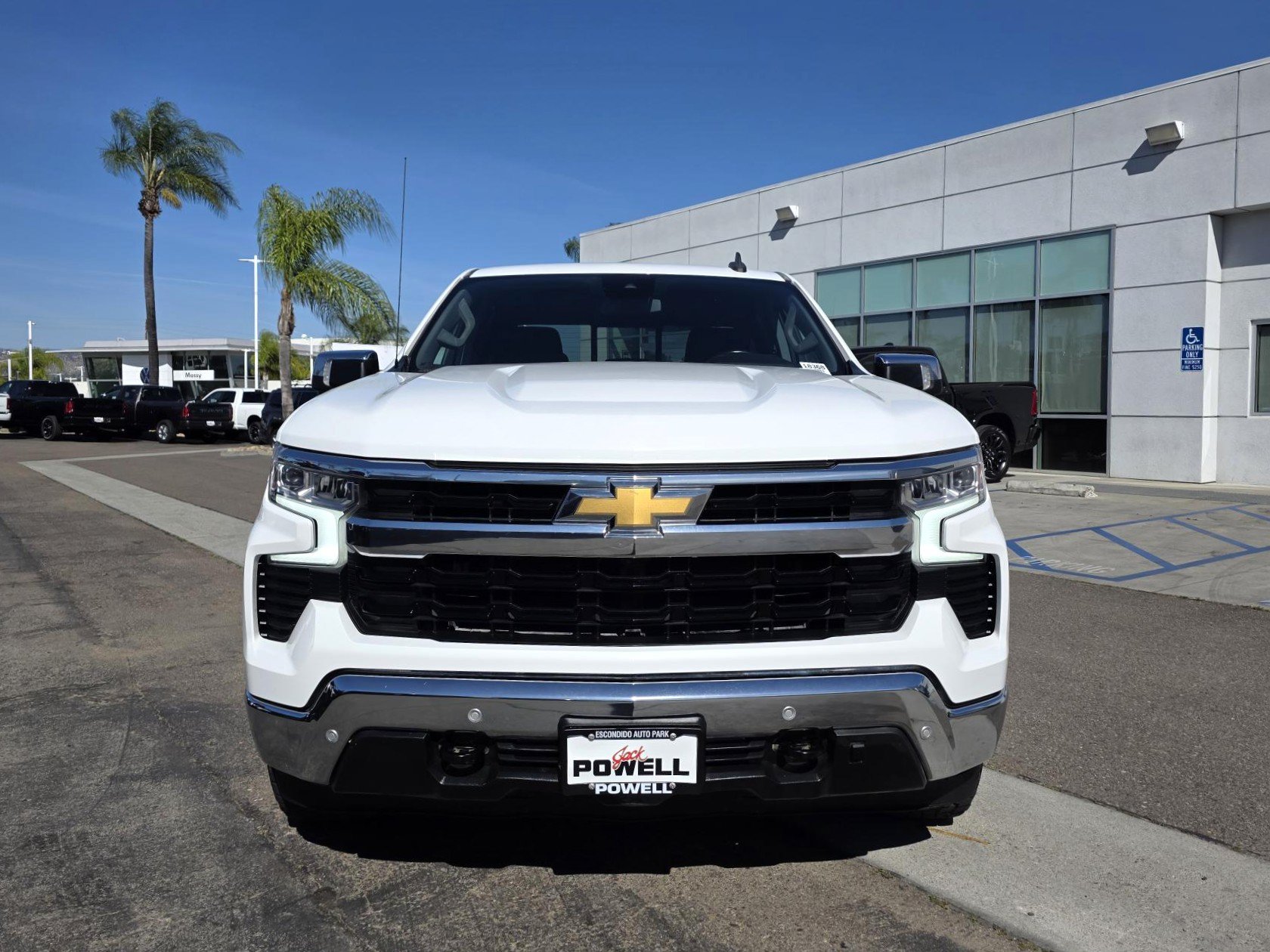 Used 2025 Chevrolet Silverado 1500 LT w/ Safety Package AWD/4WD image 5