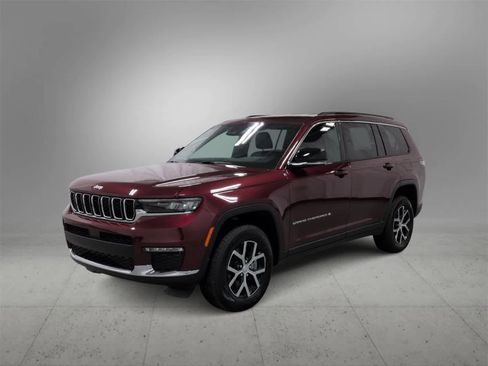Used 2025 Jeep Grand Cherokee L Limited image 4