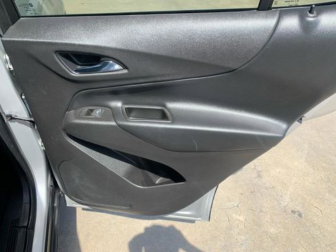 Used 2020 Chevrolet Equinox LT w/ LPO, Blackout Package image 15