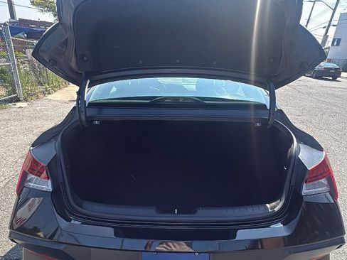 Used 2024 Hyundai Elantra SEL w/ Convenience Package FWD image 31
