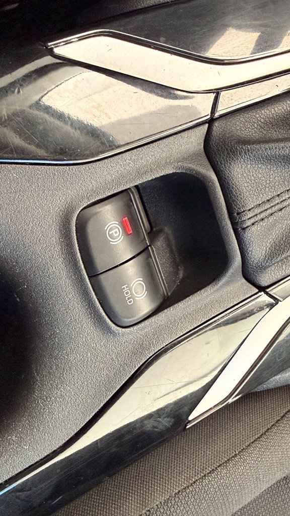 Used 2022 Toyota Corolla LE FWD image 31