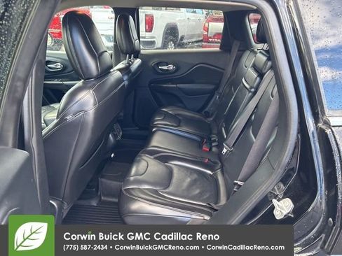 Used 2017 Jeep Cherokee Limited image 19