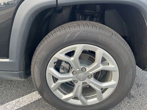 Used 2024 Jeep Compass Latitude image 20