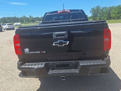 Used 2017 Chevrolet Colorado Z71 w/ Z71 Midnight Edition AWD/4WD image 4